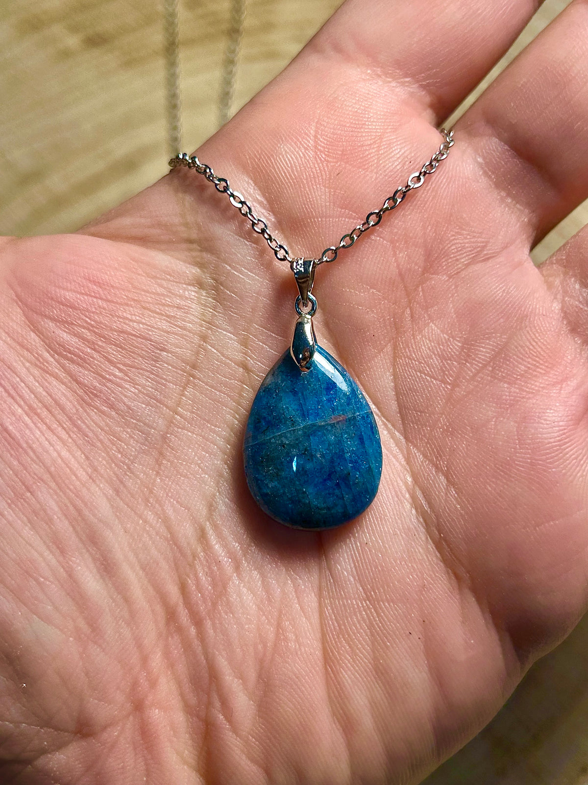 Ciondolo in apatite