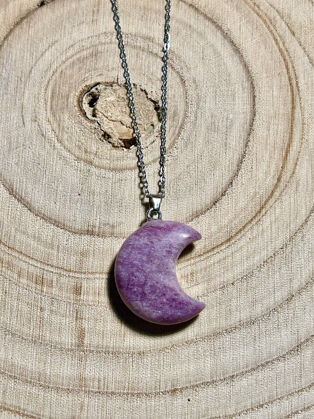 Ciondolo a luna in lepidolite