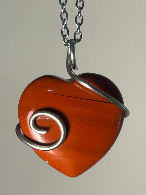 Collana con ciondolo in diaspro rosso cuore